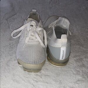 Gently Loved Women's Vapormax White Sneakers by Nike